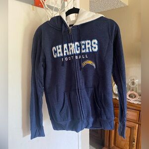 B30 - Chargers Football Navy Hoodie sz M